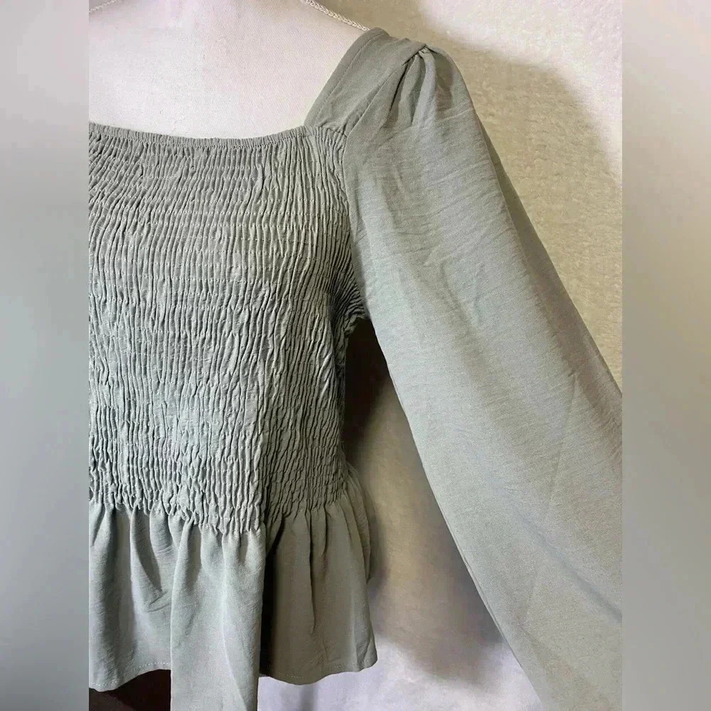 Misia long sleeve women’s light green‎ blouse size medium - Picture 2 of 9